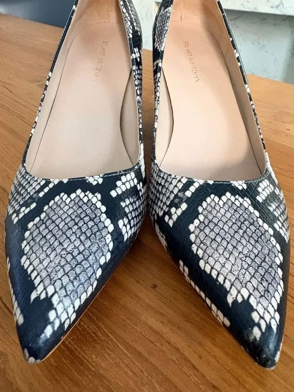 Stuart Weitzman Avenue 75 Block Pump in Snake Printed Leather Size 8.5